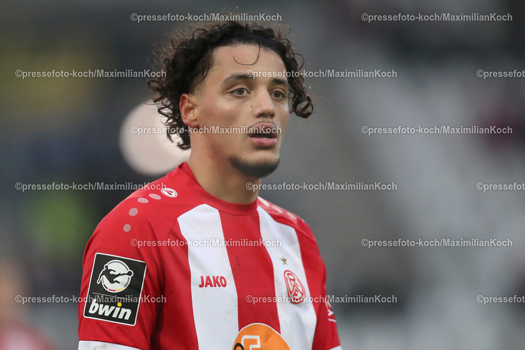 RWE06012402146 | 06.01.2024, Essen, Fußball, Herren, Stadion an der Hafenstraße, Testspiel, Rot-Weiss Essen – 1. FC Köln:  Ahmed Etri (Rot-Weiss Essen). 
DFB regulations prohibit any use of photographs as image sequences and or quasi-video.