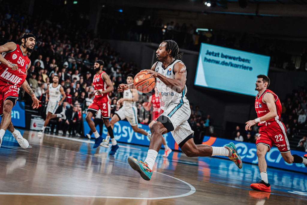 Basketball | Männer | Saison 2024/2025 | easyCredit Basketball Bundesliga | 18. Spieltag | Veolia Towers Hamburg vs. FIT/One Würzburg Baskets | 26.01.2025 | Jonathan Stove (#22, Veolia Towers Hamburg)