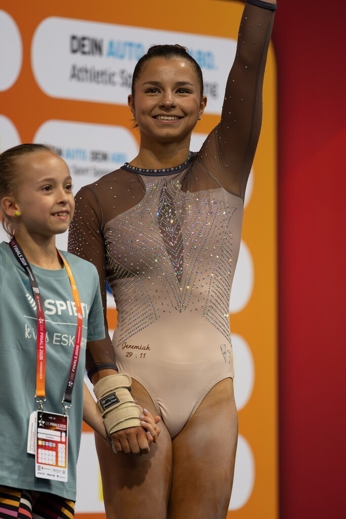 DM Finals 2026; Deutsche Meisterschaft im Gerätturnen 2026, Mehrkampf Frauen | DM Finals 2026; Deutsche Meisterschaft im Gerätturnen 2026, Mehrkampf Frauen***Janoah Müller bei der Vorstellung - Realisiert mit Pictrs.com
