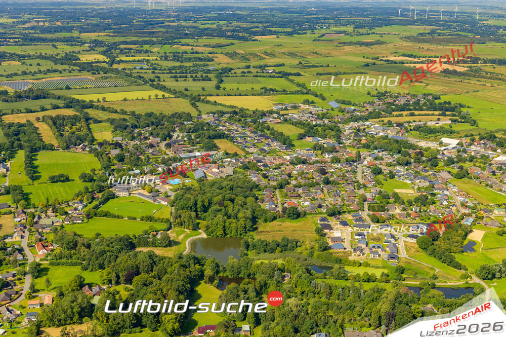 Pahlhude Pahlen Bild- Das Luftbild wurde 2025 vom UL-Flugzeug heraus erstellt ( keine Drohne bzw. Drohnenaufnahme ) - Hochauflösende Luftaufnahme -Nicht vergleichbar mit Google Maps oder Satelittenbilder- Die Geschenkidee !Mit Lizenz und Bildrechte bestellbar - CC
