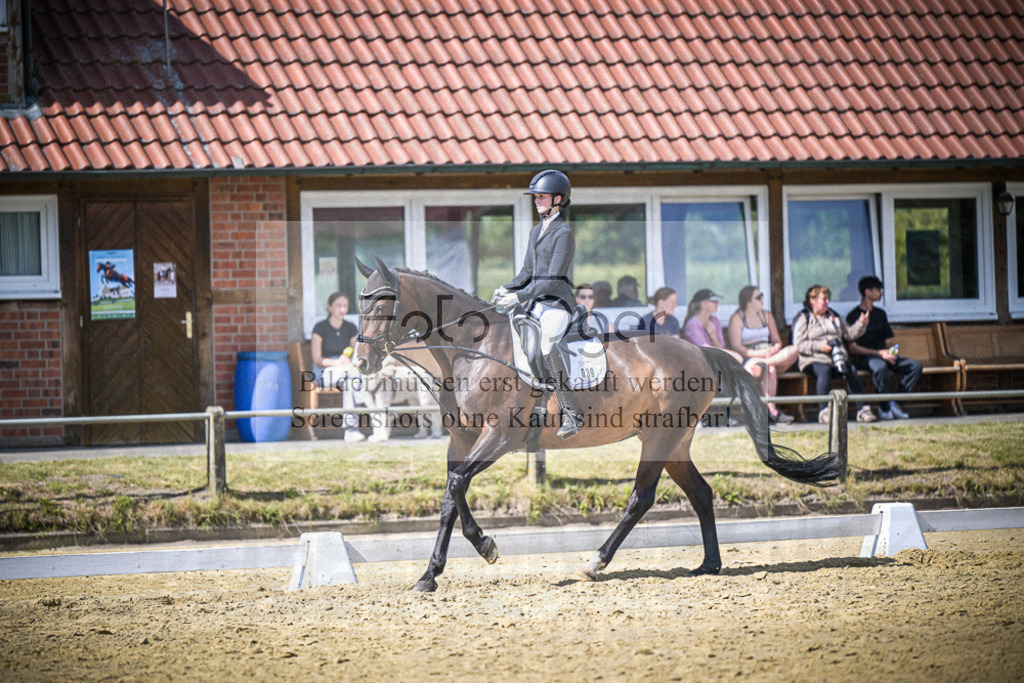 DOS_7314 | Entdecke hochwertige Reitturnierfotos von Foto Oger. Professionell, emotional und authentisch – jetzt Lieblingsmomente im Shop bestellen.Deutschlandweite Turnierfotografie. - Realisiert mit Pictrs.com
