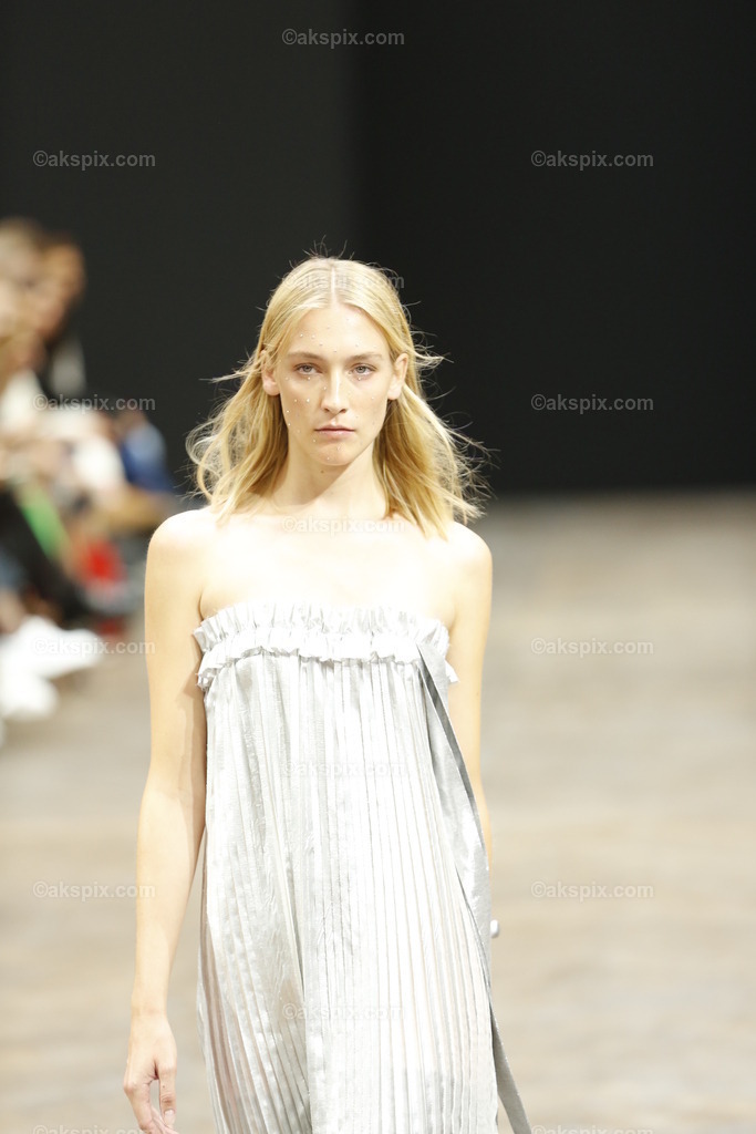 Bobkova auf der  MBFW Spring/Summer 2023 | Mercedes-Benz Fashion Week (MBFW)  Frühling / Sommer 2023 im Hotel Telegraphenamt Berlin in Berlin-Mitte. Die Kollektionen von Bobkova auf der MBFW Spring/Summer 2023. Das Bild zeigt Models mit der Kollektion von Bobkova.