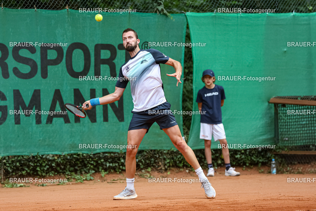 HTC Blau-Weiß Krefeld - LTTC Rot-Weiß Berlin  | Krefeld, Deutschland 21.07.2023, Tom Schönenberg (HTC Blau-Weiß Krefeld) gegen Eduard Esteve Lobato (LTTC Rot-Weiss Berlin) ,

bei der 2. Tennis Bundesliga Nord Begegnung zwischen HTC Blau-Weiß Krefeld und LTTC Rot-Weiß Berlin am 21.07.2023 in Krefeld.

(Foto: BRAUER-Fotoagentur)
 
