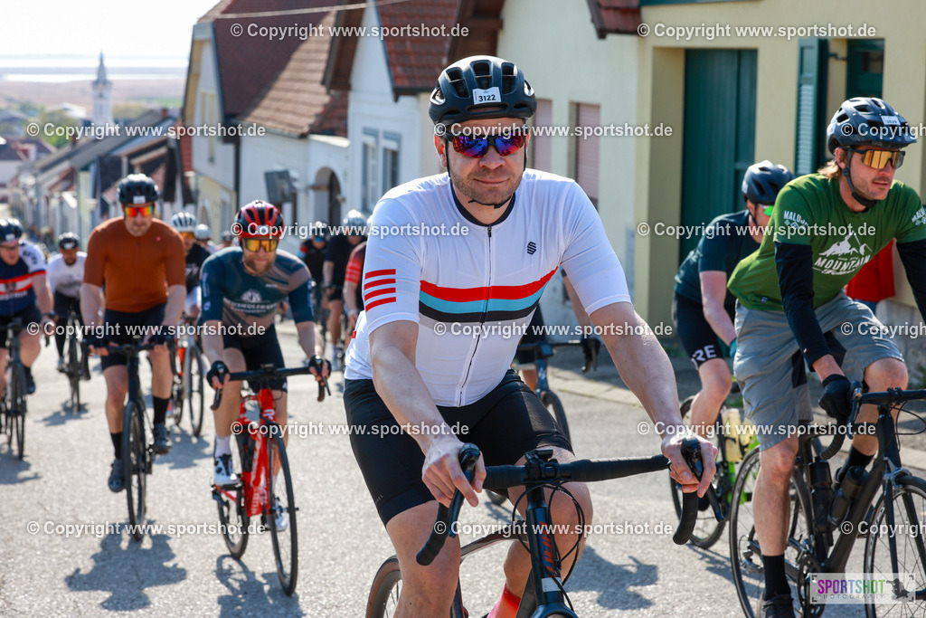 412_AR6_8856 | Neusiedlersee Radmarathon 2026@sportshot_your_pictrs #yourpictures#roadtowm2029 #nrm #neusiedlerseeradmarathon #neusiedlersee #neusiedlerseetourismus #burgenland #mörbisch #nrm26 #burgenlandtourismus #voglundco #poweredbyburgenlandtourismus #radsport #rad #marathon #ucigranfondo #visitburgenland #ucigranfondoworldseries