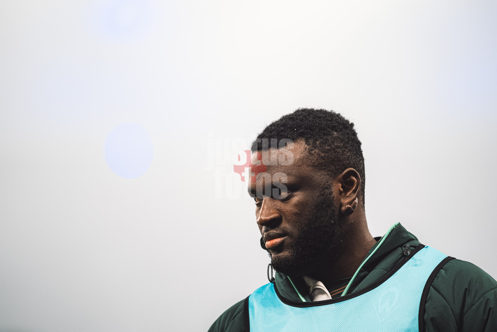 Fußball | Männer | Saison 2025/2026 | 1. Fußball-Bundesliga | 13. Spieltag | Hamburger SV vs. SV Werder Bremen | 07.12.2025 | Victor Boniface (#44, SV Werder Bremen) beim Aufwärmen