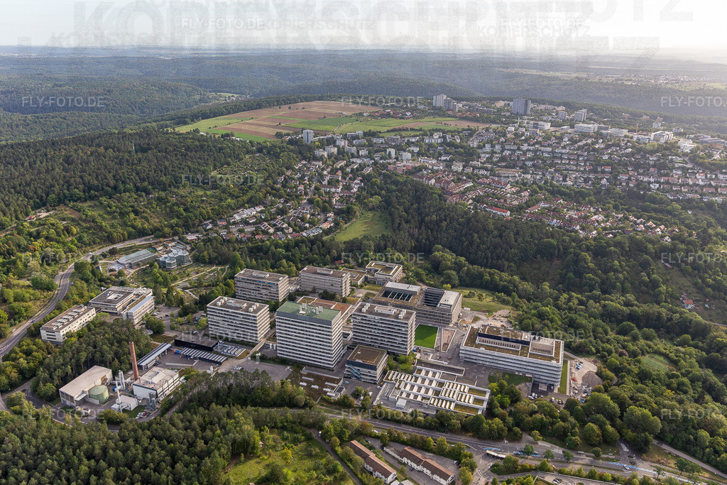 Uni Tübingen | Luftbild: Uni Tübingen in Tübingen im Bundesland Baden-Württemberg in Deutschland. Foto: IMG_008477.jpg vom 27.08.2020 durch Werner Riehm/FLY-FOTO.de - Realisiert mit Pictrs.com