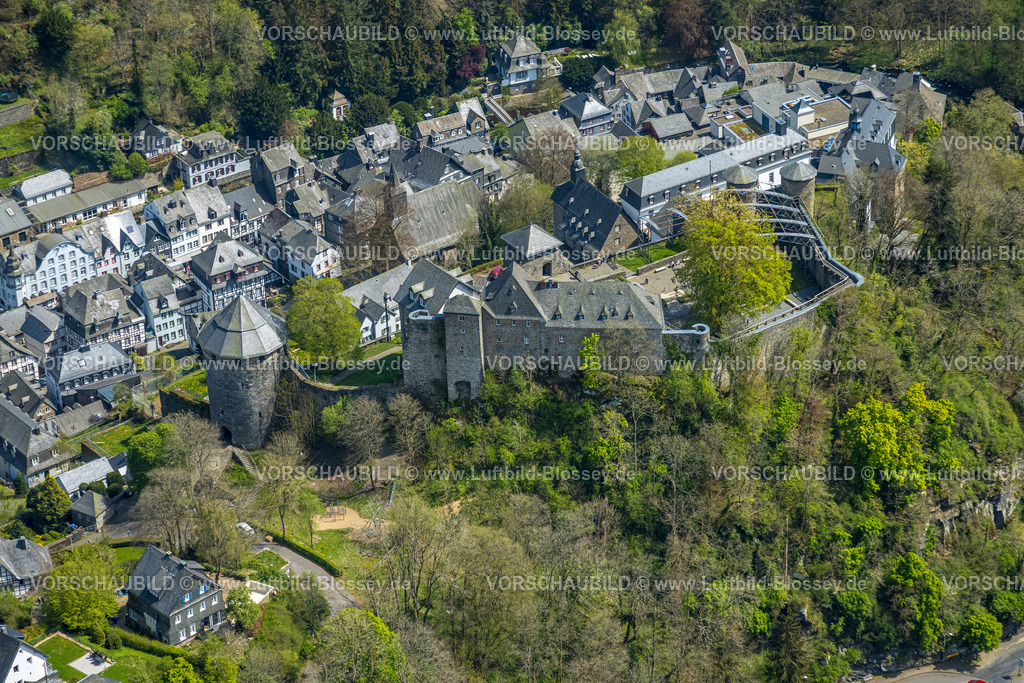 Monschau240502217 | Luftbild, Burg Monschau, Schloßberg, DJH Jugendherberge und Veranstaltungsort, Sehenswürdigkeit und Wahrzeichen, Kirche und Stift Maria-Hilf, historische mittelalterliche Gebäude, Monschau, Nordrhein-Westfalen, Deutschland