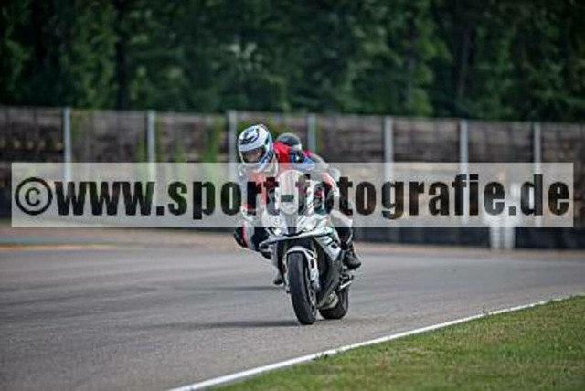 pube0851 | Professionelle Fotos von Sportveranstaltungen, aber auch Hochzeiten und anderen Events. - Realisiert mit Pictrs.com