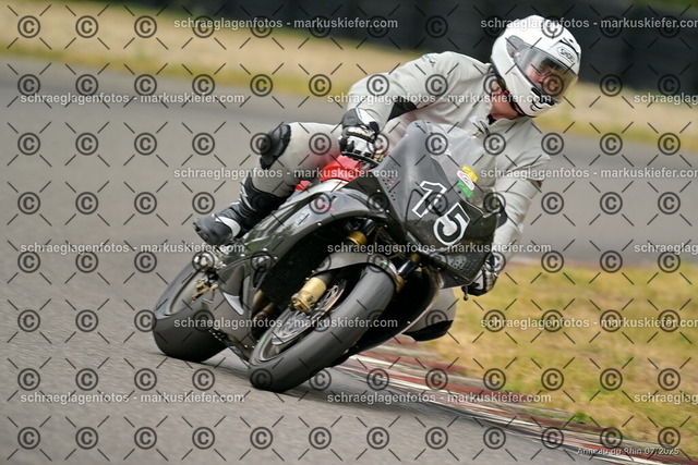25bt05-1132 | markuskiefer.com - Realisiert mit Pictrs.com