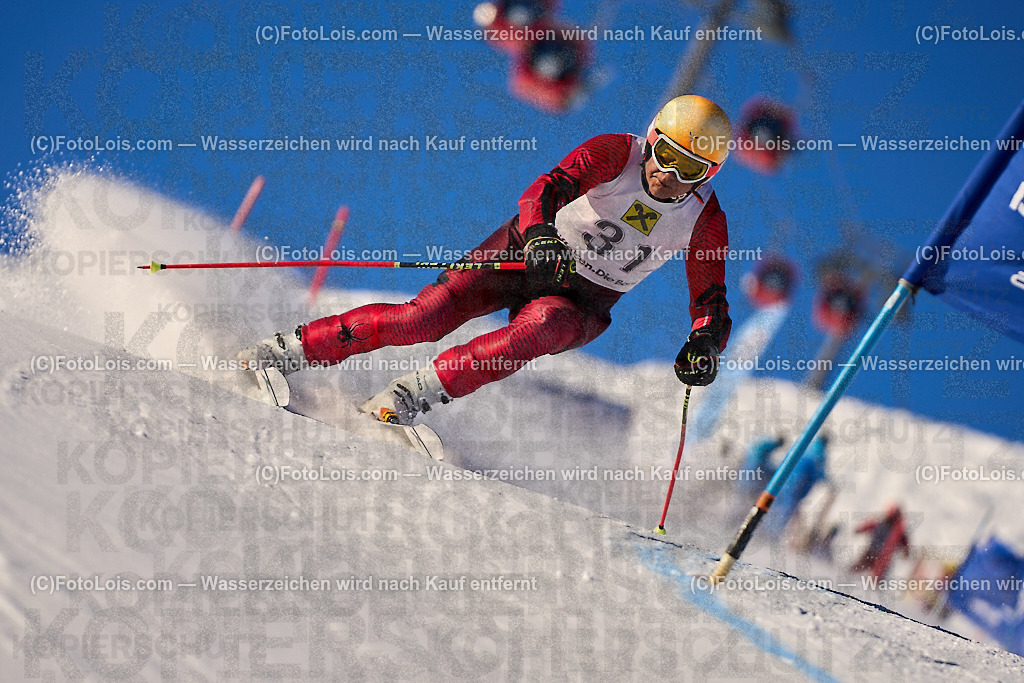 ALP2603_MASTERS-Cup_GS-B Herrn_Garcia Ribagorda Miguel | (C)FotoLois.com, Alois Spandl. FIS Masters-Cup Wildschönau, Giant Slalom auf der Piste Schatzberg GS, Siegerehrung auf dem Dorfplatz Niederau, Sa 13. Januar 2024.