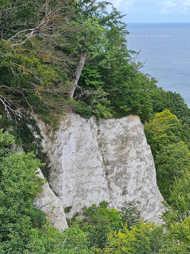 Kreideküste | Die Kreideküsten auf der Insel Rügen sind die bekanntesten und die prägenden Hauptmerkmale und Sehenswürdigkeiten der Region.  - Realisiert mit Pictrs.com