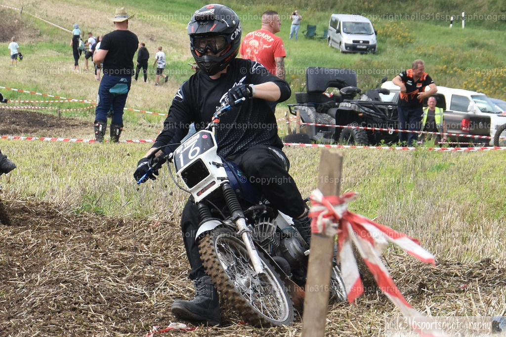 DSC_0224 (2) | Sportfotografie , Motorsport, Motoross, Reitsport, Mointainbike, Enduro,
Landschaft , Outdoor, Eventfotografie, Landschaft, Bilder online bestellen - Realisiert mit Pictrs.com