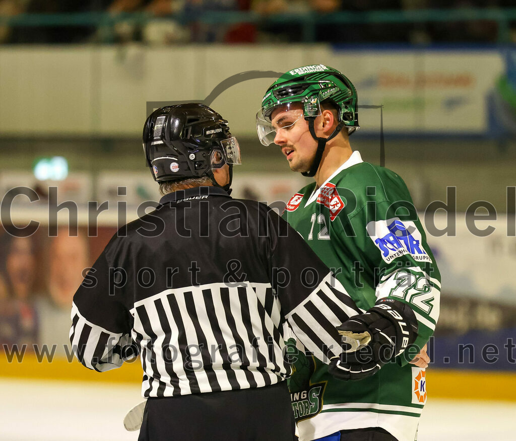 2023-10-20_106_TSV_Erding_gegen_EHC_Klostersee | Erding, Deutschland, 20.10.2023:.Eishockey, Bayernliga Vorrunde 2023 / 2024, 2. Spieltag, TSV Erding gegen EHC Klostersee, Endergebnis: ..Leon Abstreiter (Erding Gladiators, #72)..Foto: Christian Riedel / fotografie-riedel.net
