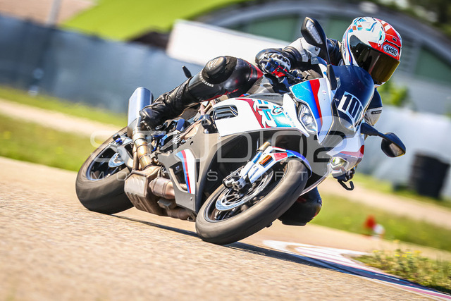 0100-260509DCB-021_100 | Deine Full-Service-Agentur für ✔️Videoproduktionen und ✔️Motorsportfotografie Jetzt Angebot anfragen!
