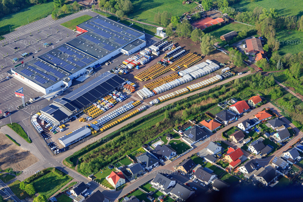 Luftbild: Südpfalz-Center mit Modepark RÖTHER in Rohrbach im Bundesland Rheinland-Pfalz in Deutschland. Foto: IMG_113945.jpg vom 01.05.2019 durch Werner Riehm/FLY-FOTO.de