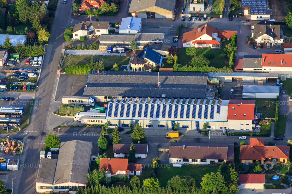 Luftbild: Gewerbegebiet Am Kleinwald mit Klarsicht-Verpackungen Weber GmbH und Lisa Wetzel Beautycastle - Kosmetiksalon Herxheim in Herxheim bei Landau im Bundesland Rheinland-Pfalz in Deutschland. Foto: IMG_51416.jpg vom 04.08.2012 durch Werner Riehm/FLY-FOTO.de