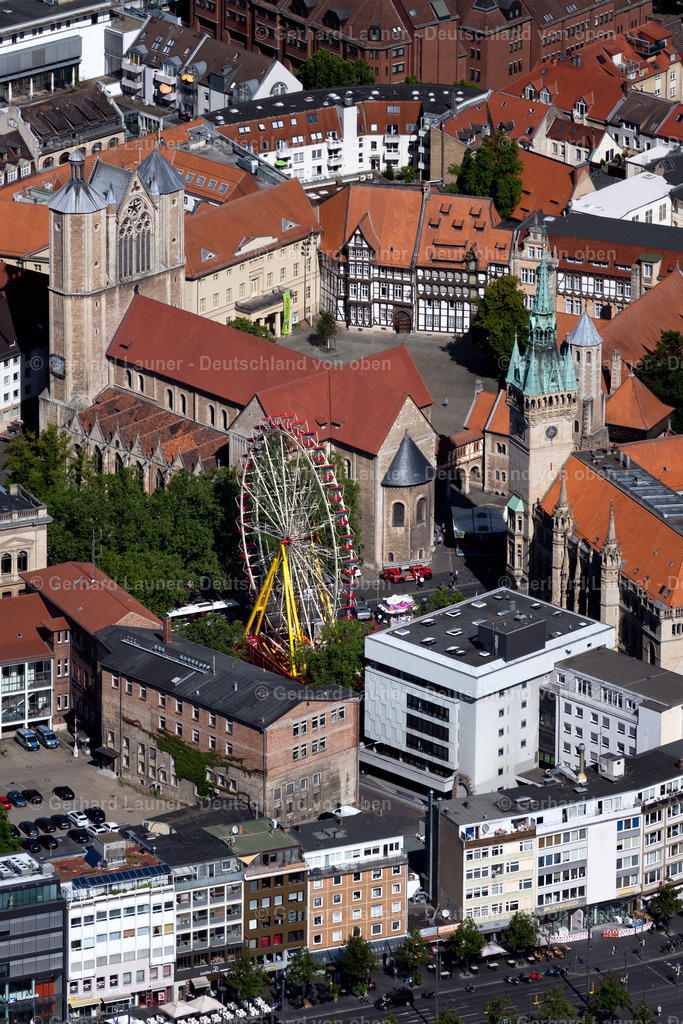 4035223 | BRAUNSCHWEIG 31.07.2020 Kirchengebäude des Domes des Braunschweiger Dom am Domplatz in Braunschweig im Bundesland Niedersachsen, Deutschland. Weiterführende Informationen bei: Ev.-luth. Kirchengemeinde St. Katharinen Braunschweig. // Church building of the cathedral of of Braunschweiger Dom on Domplatz in Brunswick in the state Lower Saxony, Germany. Further information at: Ev.-luth. Kirchengemeinde St. Katharinen Braunschweig. Foto: Gerhard Launer