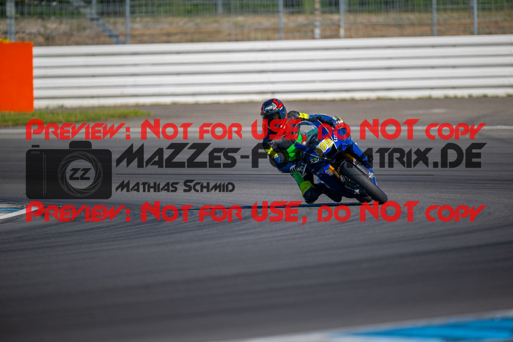 MaZZes-Fotomatrix-20260523-103536 | GRUEN