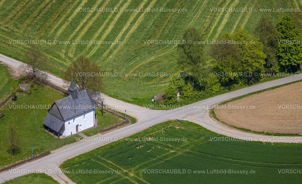 Eslohe230505693 | Luftbild, Rochuskapelle am Kreuzweg, Eslohe, Eslohe, Sauerland, Nordrhein-Westfalen, Deutschland