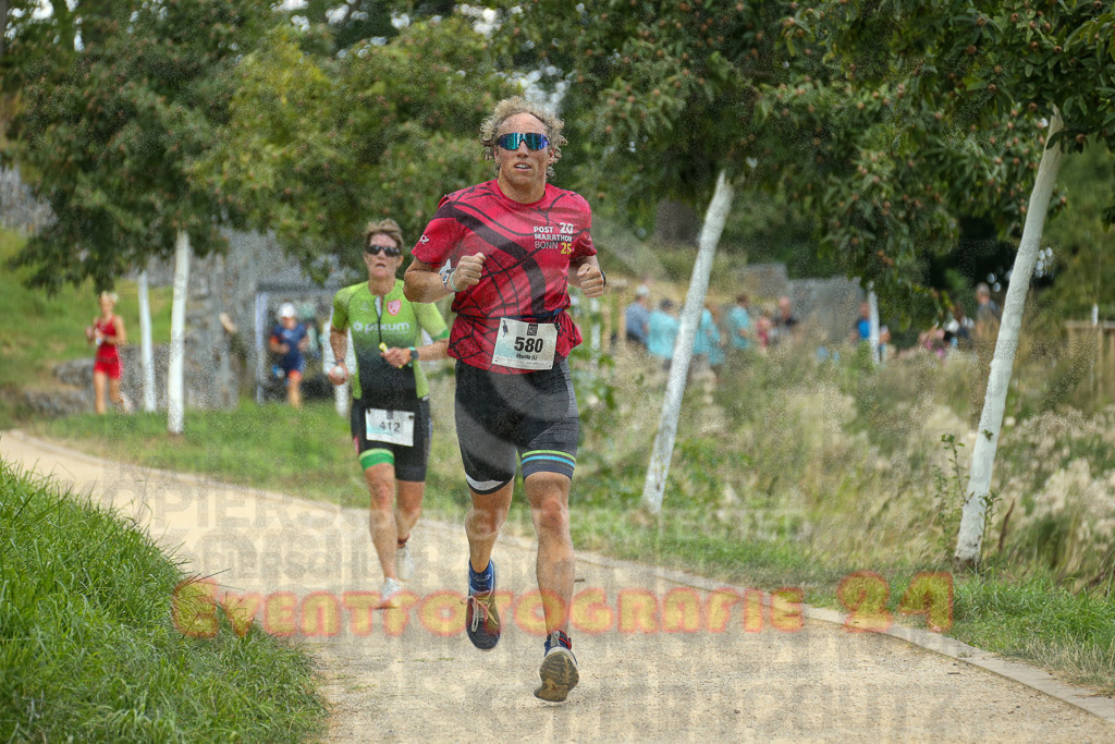 250824_1351_EX1_4016 | Sportfotografie im Rhein-Sieg Kreis, Köln, Bonn, NRW, Rheinland Pfalz, Hessen, etc. Unser Tätigkeitsfeld umfasst den Laufsport vom Volkslauf über den Marathon, Duathlon, Triathon bis zum Ultralauf wie Kölnpfad Ultra oder Schindertrail.