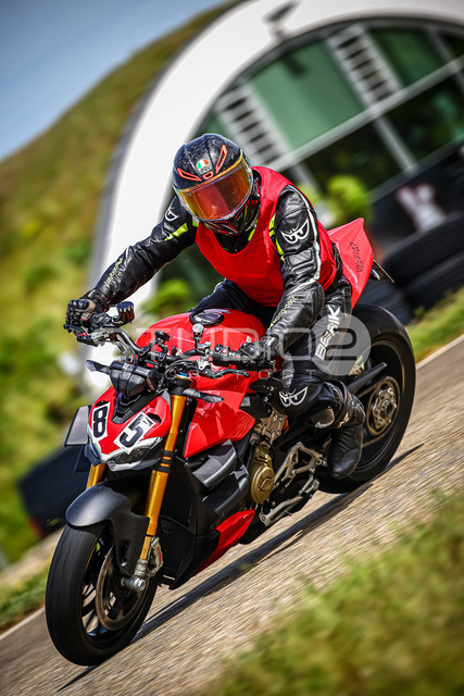 0085-250503_DCB-045_85 | Deine Full-Service-Agentur für ✔️Videoproduktionen und ✔️Motorsportfotografie Jetzt Angebot anfragen!