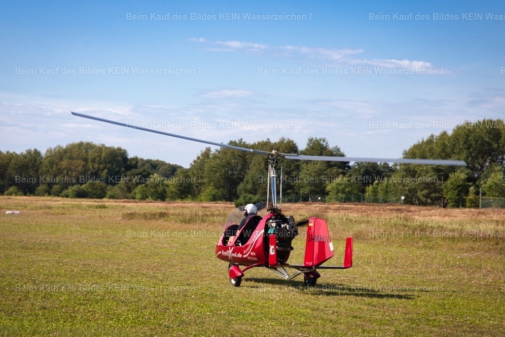 Gyrokopter_7105 | Die Magdeburger Platte® - das sind die schönsten Luftbilder von Magdeburg & Sachsen-Anhalt auf Acryl, Leinwand oder zum Download. Das ist Luftbildfotografie & Luftbildaufnahmen mit Drohne & Flugzeug.  - Realizado com Pictrs.com