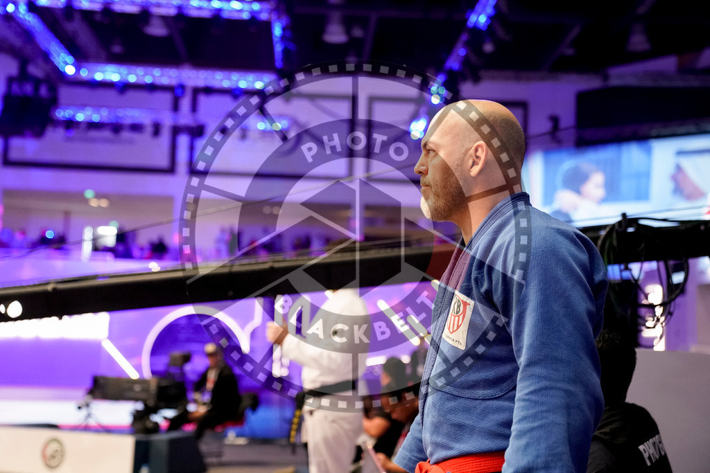 20231108PBB1955 | Fighters compete during the AJP World Professional Championship in the Mubadala Arena in Abu Dhabi, Arab United Emirates, on November 8, 2023.