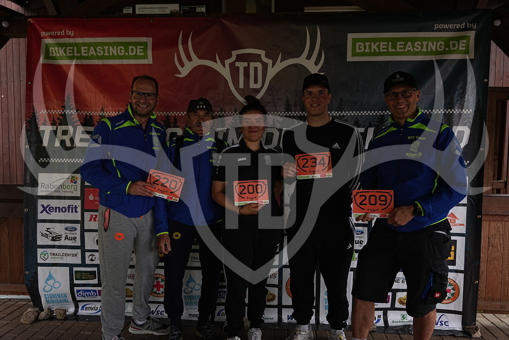 A1_09340 | Fotogalerie der Treibjagd im Dunkelwald - Dein MTB Etappenrennen im Erzgebirge - Realisiert mit Pictrs.com