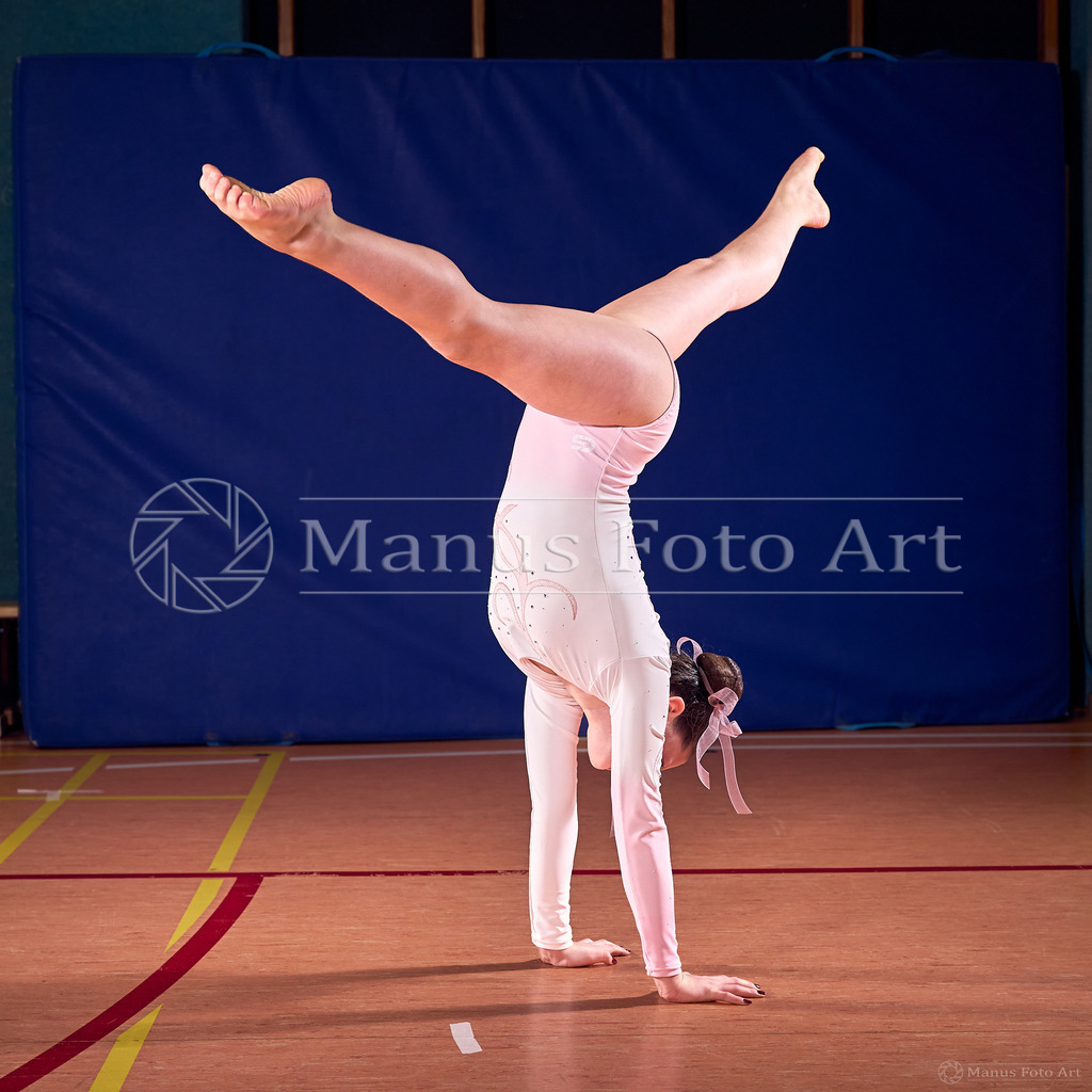 B-DSC00218 | Professionelle Sportfotografie in Hamburg, Schleswig-Holstein und Niedersachsen – spezialisiert auf Rhönrad, Geräteturnen, Leistungsturnen und rhythmische Sportgymnastik. Bundesweite Begleitung von Rhönrad-Events. Jetzt Sport-Fotos - Realisiert mit Pictrs.com