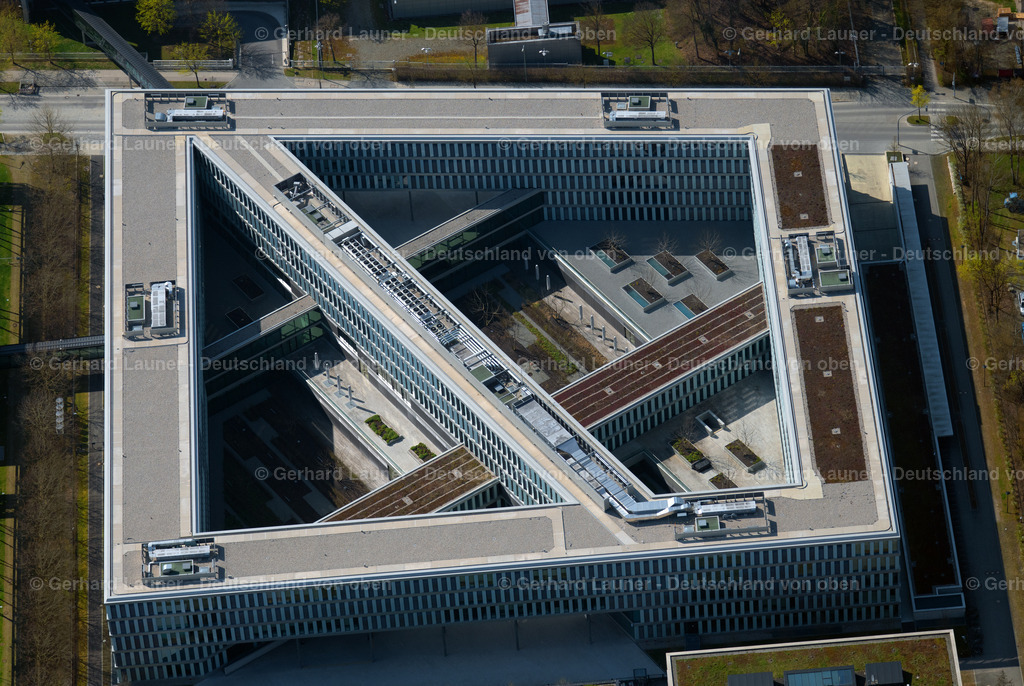 4021991 | Modernes Mediengebäude an der Dieselstrasse, Unterföhring, München