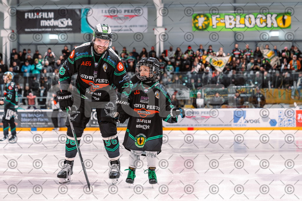 Alligators_vs_Toelz_18_11_2025-29 | Die Fotogalerie von Daddel: professionelle Bilder von Sport, Events und Unternehmen aus Franken. Jetzt Galerien durchstöbern und Lieblingsfotos bestellen. - Realisiert mit Pictrs.com