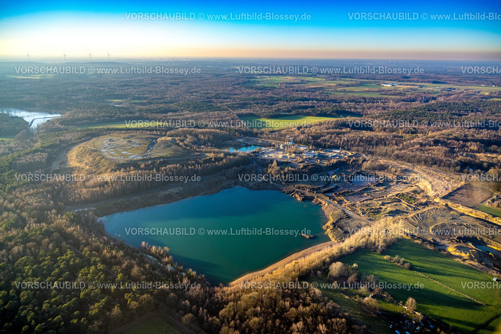 Bottrop230202131Kirchhellen | Luftbild, geplanter Badesee, Baustoff Lore Spickermann GmbH, NSG Kirchheller Heide, Halde Töttelberg, Kirchhellen-Nord-West, Bottrop, Ruhrgebiet, Nordrhein-Westfalen, Deutschland