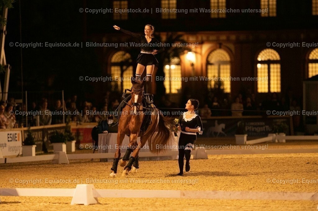 20230527_Voltigieren_NASPA_Flutlicht_0968 | equistock