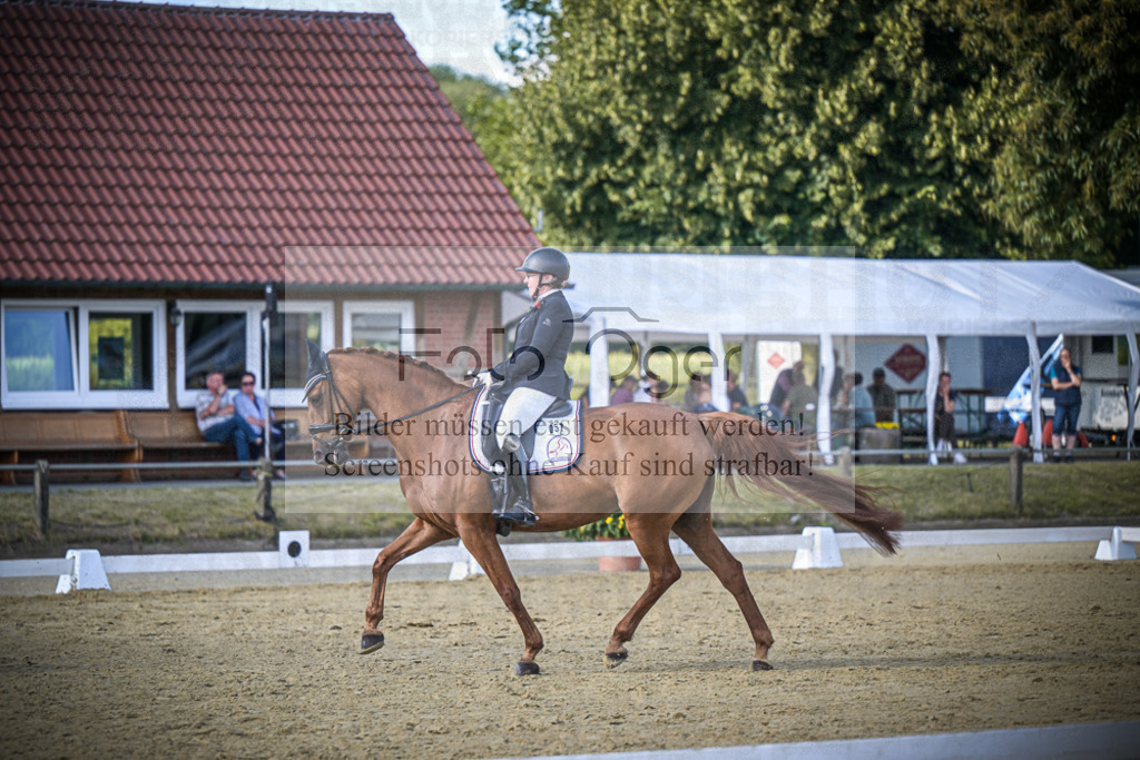 DOS_1017 | Entdecke hochwertige Reitturnierfotos von Foto Oger. Professionell, emotional und authentisch – jetzt Lieblingsmomente im Shop bestellen.Deutschlandweite Turnierfotografie. - Realisiert mit Pictrs.com