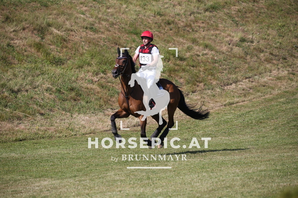 DL2Q2044 | Willkommen bei Brunnmayr - Design & Fotografie – Ihrem Spezialisten für Reitturniere und Pferdeveranstaltungen in Oberösterreich, Salzburg und Bayern! Seit über 17 Jahren sind wir leidenschaftlich dabei.