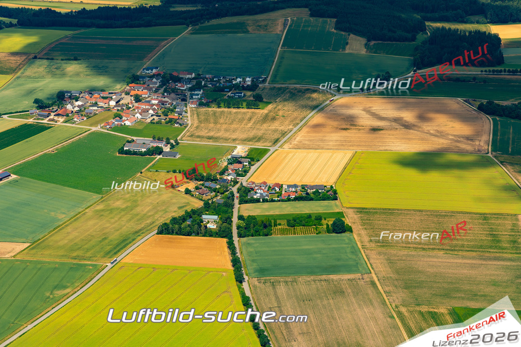 Das Luftbild zeigt : Unterwendling Kelheim - Die Luftaufnahme wurde 2023 vom UL-Flugzeug aus erstellt ( keine Drohne ) - Hochauflösende Luftaufnahme - Für grossformatige Ausdrucke geeignet. Die Geschenkidee !Mit Lizenz und Bildrechte bestellbar