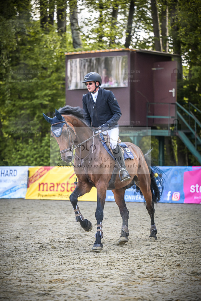 DOS_5347 | Entdecke hochwertige Reitturnierfotos von Foto Oger. Professionell, emotional und authentisch – jetzt Lieblingsmomente im Shop bestellen. - Realisiert mit Pictrs.com