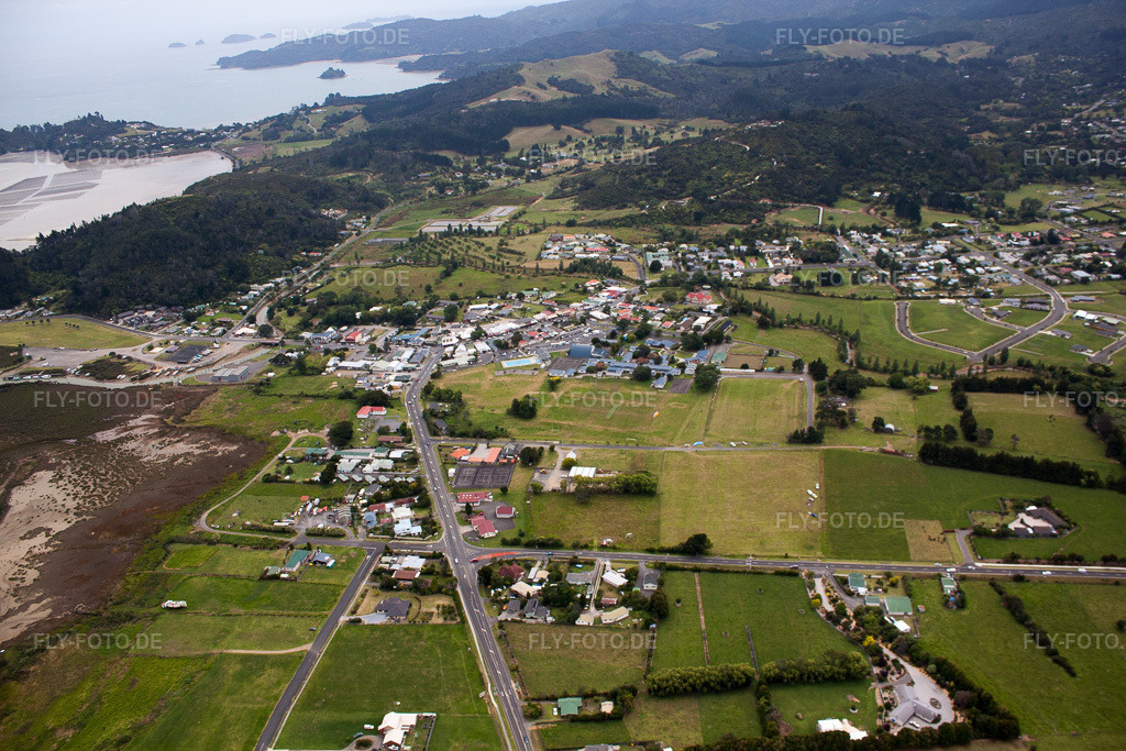 Luftbild: Simon's launch in Coromandel im Bundesland Waikato in Neuseeland. Foto: IMG_55507.jpg vom 12.01.2013 durch Werner Riehm/FLY-FOTO.de