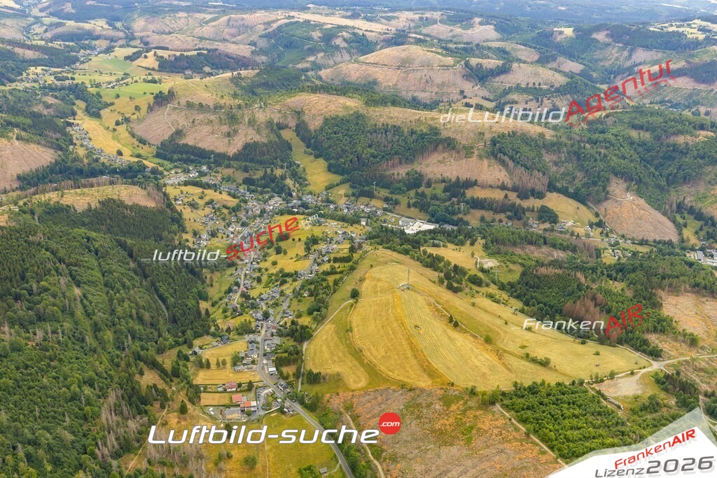 Die Luftaufnahme Haselbach - Sonneberg wurde 2022 vom Flugzeug aus (keine Drohne) erstellt. Hohe Auflösung -für große Poster und Wandbilder geeignet - Garantiert!