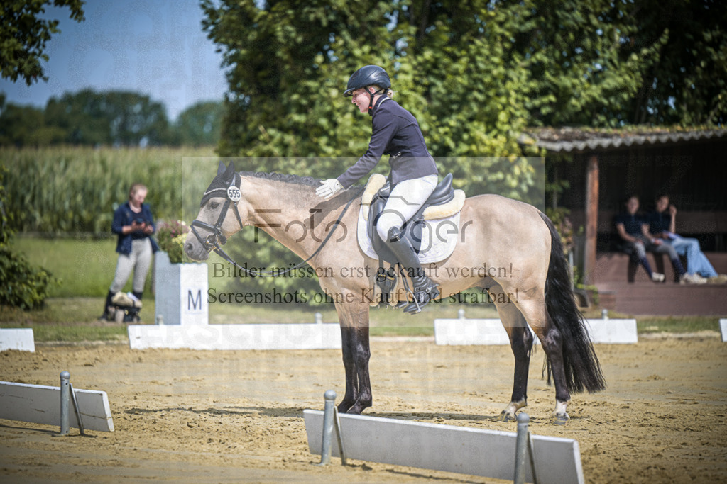 DOS_0418 | Entdecke hochwertige Reitturnierfotos von Foto Oger. Professionell, emotional und authentisch – jetzt Lieblingsmomente im Shop bestellen.Deutschlandweite Turnierfotografie. - Realisiert mit Pictrs.com