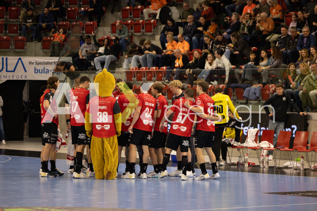 Handballen I Herren I Saison 2025-2026 I Quickline Handball League 2026 | Men I 18. Spieltag I Pfade Winterthur - Kadetten Schaffhausen I 20.12.2025 | Hochwertige Sportfotos kaufen & lizenzieren für Medien, Vereine, Agenturen & Sportler:innen. Entdecke professionelle Sportfotografie im Bildshop von Alexander Franzen. - Realisiert mit Pictrs.com
