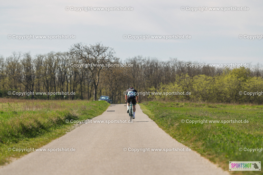 368A3612 | Neusiedlersee Radmarathon 2026@sportshot_your_pictrs #yourpictures#roadtowm2029 #nrm #neusiedlerseeradmarathon #neusiedlersee #neusiedlerseetourismus #burgenland #mörbisch #nrm26 #burgenlandtourismus #voglundco #poweredbyburgenlandtourismus #radsport #rad #marathon #ucigranfondo #visitburgenland #ucigranfondoworldseries