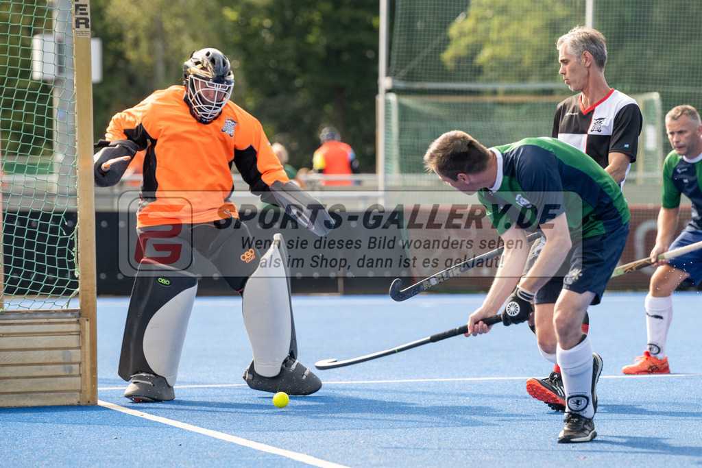 SFE_20240817_0103 | Krefeld, Deutschland, 17.08.2024:  European Cup for Recreational Hockey Players im KTHC Stadion Rot-Weiss Köln Tennis and Hockey Club am 17.08.2024 in Krefeld, Deutschland. (Foto von Stephan Fehrmann)Krefeld, Germany, 17.08.2024: European Cup for Recreational Hockey Players in KTHC Stadion Rot-Weiss Köln Tennis and Hockey Club at 17.08.2024 in Krefeld, Deutschland. (Foto from Stephan Fehrmann)