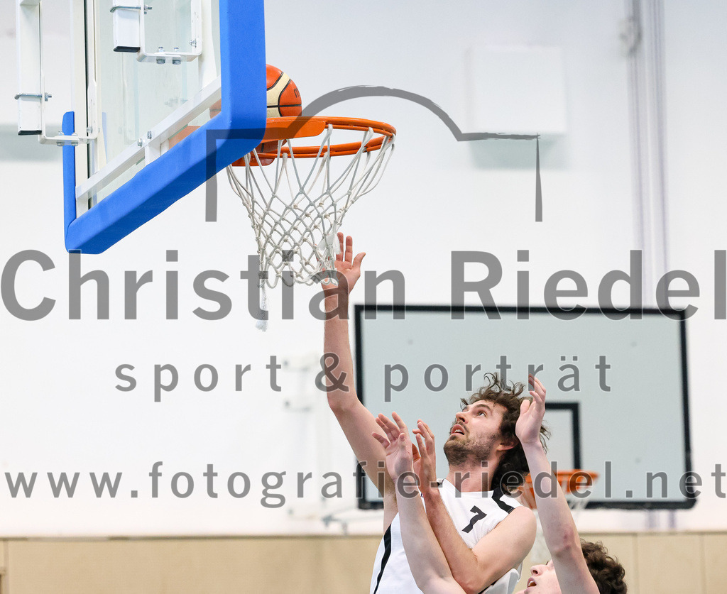 2023-03-26_014_TSV_Vaterstetten_gegen_Wacker_Knights_Burghausen | Vaterstetten, Deutschland, 26.03.2023:
Basketball, Bayernliga Herren Südost 2022 / 2023, 17. Spieltag, TSV Vaterstetten gegen Wacker Knights Burghausen, Endergebnis: 

Luca Maurice Kohll (TSV Vaterstetten, #7)

Foto: Christian Riedel / fotografie-riedel.net
