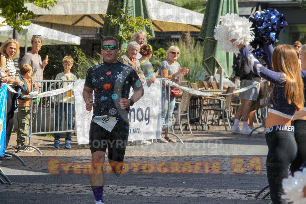 250824_1235_EV4_9300 | Sportfotografie im Rhein-Sieg Kreis, Köln, Bonn, NRW, Rheinland Pfalz, Hessen, etc. Unser Tätigkeitsfeld umfasst den Laufsport vom Volkslauf über den Marathon, Duathlon, Triathon bis zum Ultralauf wie Kölnpfad Ultra oder Schindertrail.