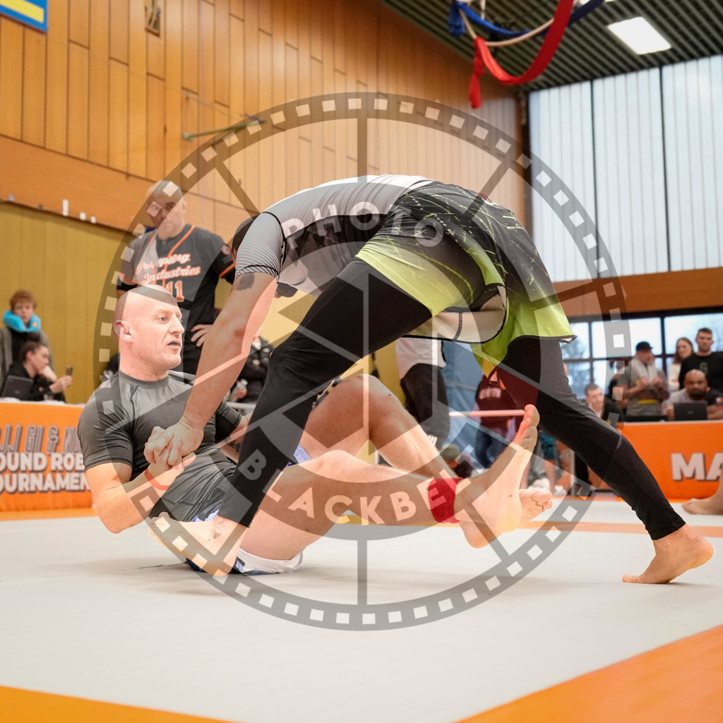 20231125PBB6805 | Fighters compete during the Grappling Industries Jiu-jitsu Championship in Berlin, Germany, on November 25, 2023.