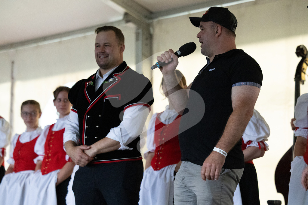 Rigi2025_3102 | Die Schwinger des Schwyzer Kantonalen Schwingerverbandes: Fotos, die Dynamik und Leidenschaft festhalten, sowie emotionale Momente aus dem traditionellen Schwingsport zeigen. - Realisiert mit Pictrs.com