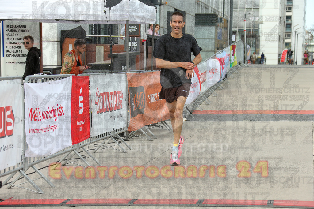 250920_1317_EX1_3982 | Sportfotografie im Rhein-Sieg Kreis, Köln, Bonn, NRW, Rheinland Pfalz, Hessen, etc. Unser Tätigkeitsfeld umfasst den Laufsport vom Volkslauf über den Marathon, Duathlon, Triathon bis zum Ultralauf wie Kölnpfad Ultra oder Schindertrail.