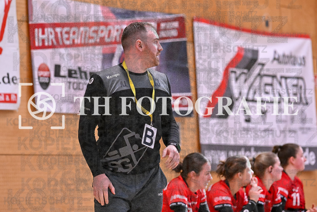 GER, SG Maulburg/Steinen - HB Kinzigtal, Handball, Suedbadenliga, 22. Spieltag, Saison 2023/2024, 27.04.2024 | André Leuchtmann (SG Maulburg Steinen, Trainer)

GER, SG Maulburg/Steinen - HB Kinzigtal, Handball, Suedbadenliga, 22. Spieltag, Saison 2023/2024, 27.04.2024

Foto: TH Fotografie/Thomas Hess
