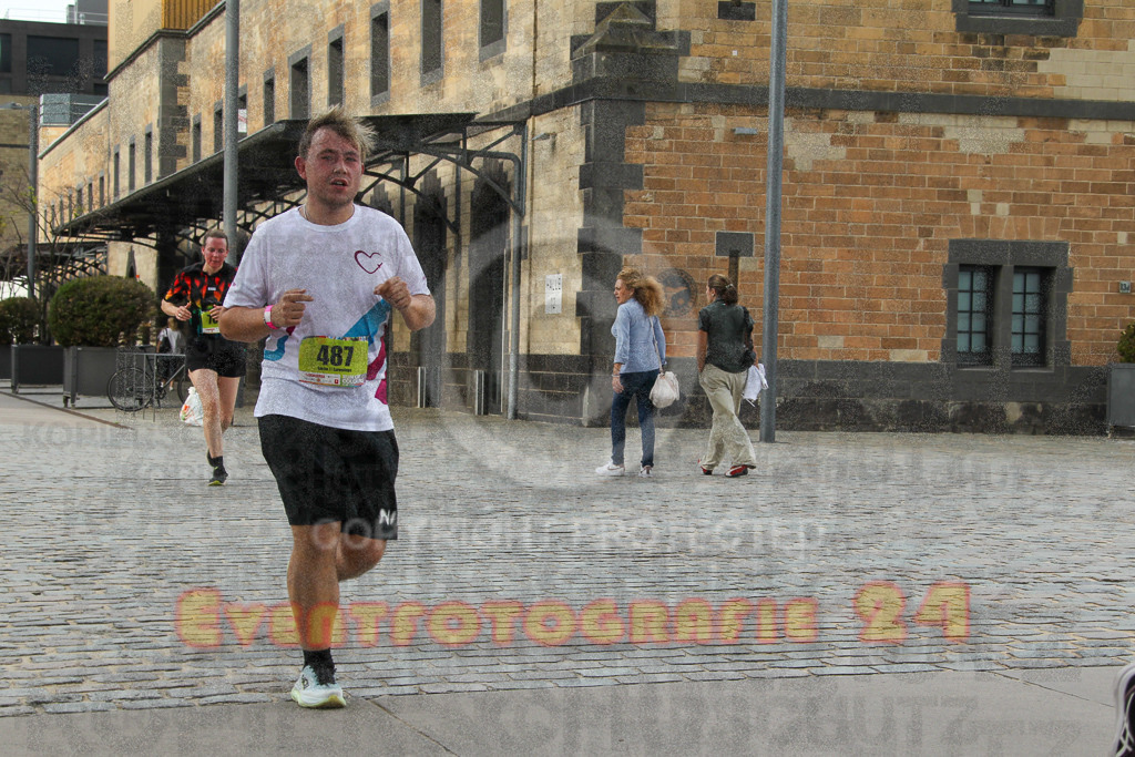 250920_1531_EV4_9026 | Sportfotografie im Rhein-Sieg Kreis, Köln, Bonn, NRW, Rheinland Pfalz, Hessen, etc. Unser Tätigkeitsfeld umfasst den Laufsport vom Volkslauf über den Marathon, Duathlon, Triathon bis zum Ultralauf wie Kölnpfad Ultra oder Schindertrail.